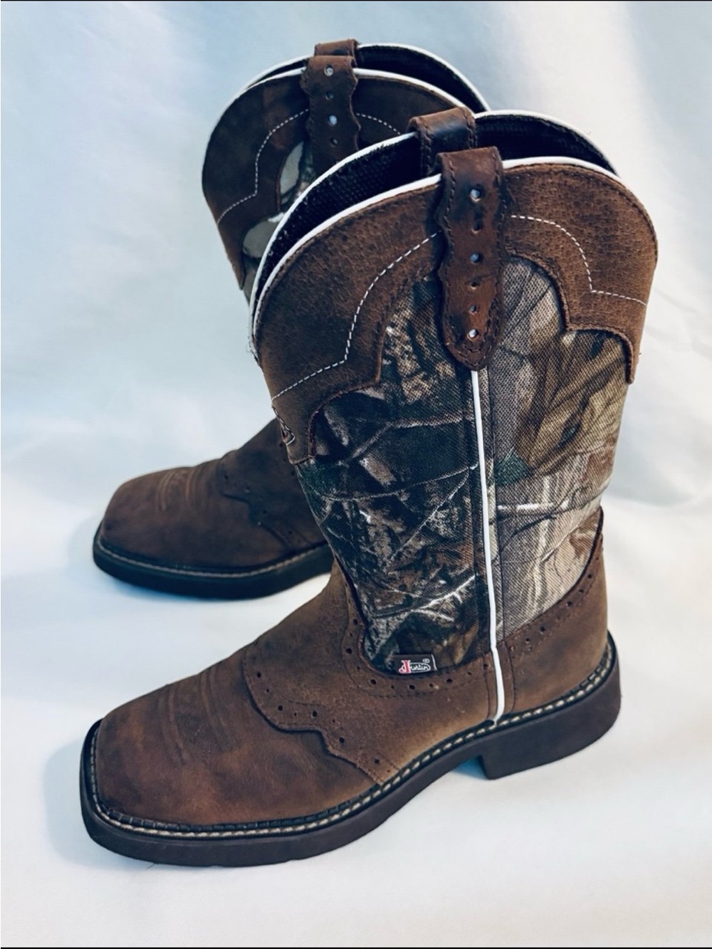 JUSTIN GYPSY Leather/Camo Western Boots